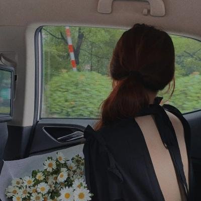 别跟我提钱